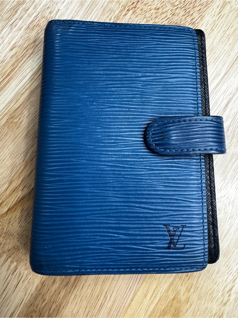 Louis Vuitton Epi PM agenda/ passport holder